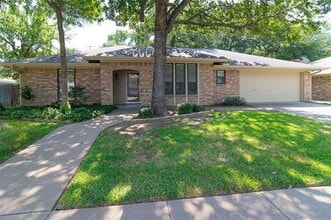 Building Photo - 117 Bremen Dr