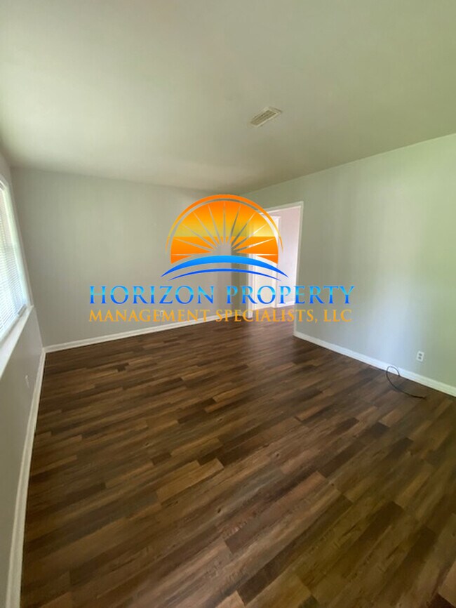 Building Photo - 2409 Larkwood Cir NW
