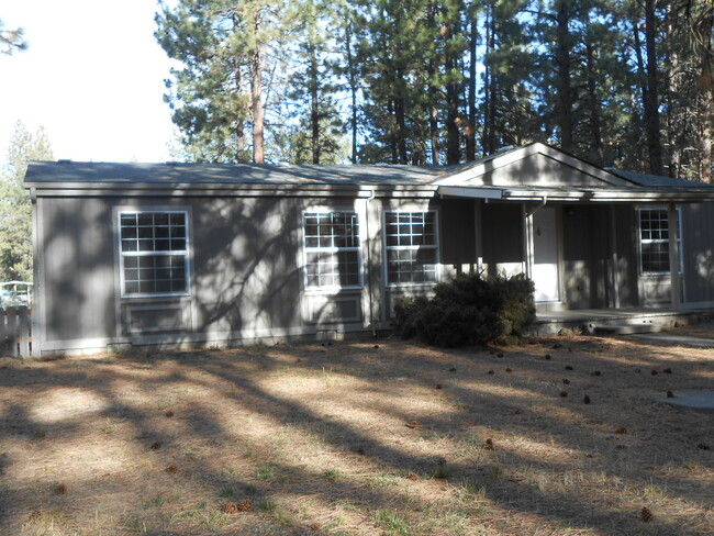 Building Photo - 19542 River Woods Dr