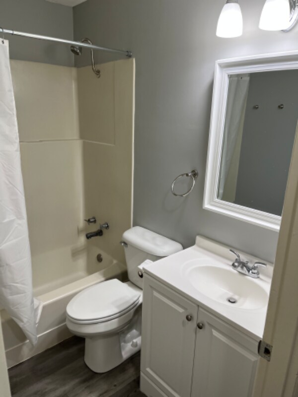 1940 Tannehill St Unit Apt. D, Zanesville, OH 43701 Room for Rent in