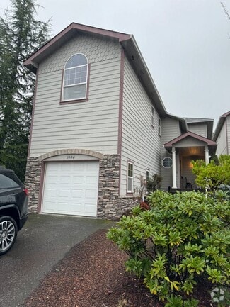 Building Photo - 1444 Four Seasons Dr