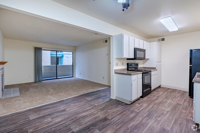 2BR, 2BA - 936 Sq Ft - Dining Room - Meadows II Apartment Homes