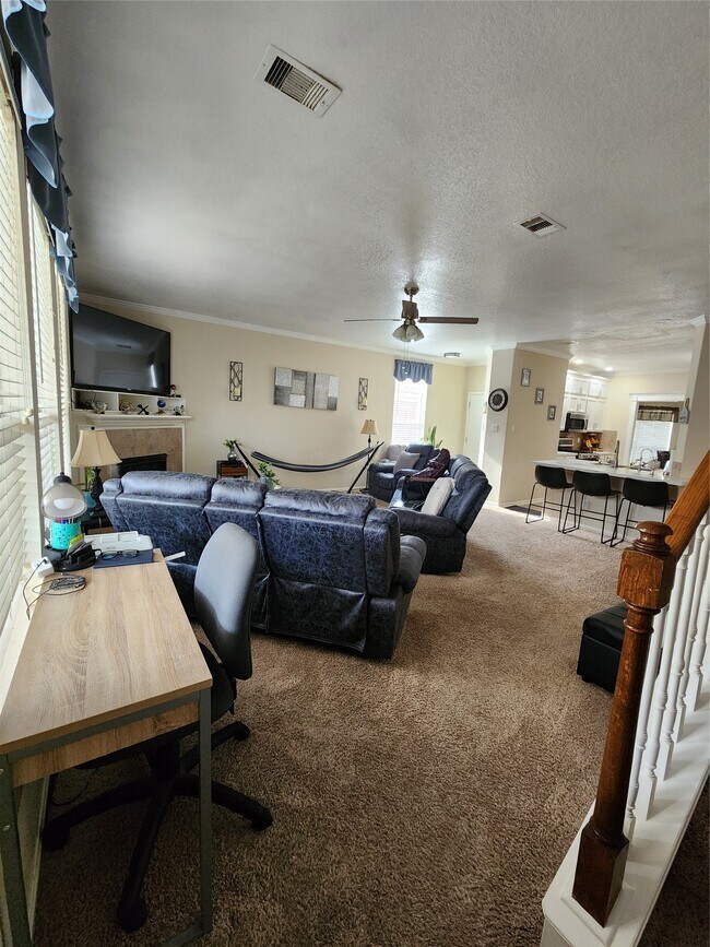 Foto del edificio - 15910 Land View Dr