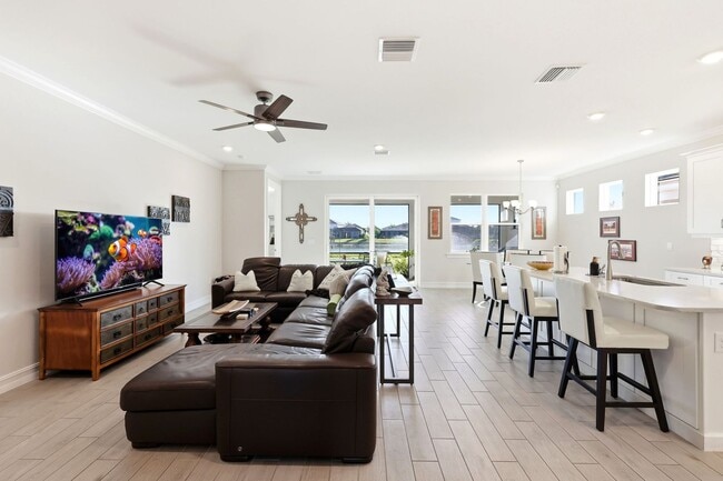 Building Photo - Resort living at The Seasons of Bonita