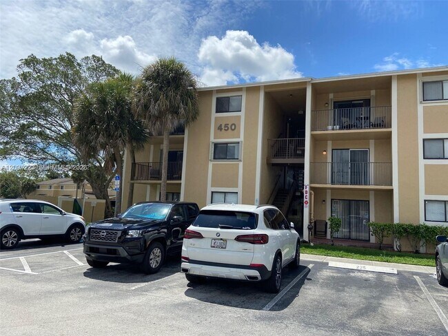 Foto del edificio - 450 Palm Cir