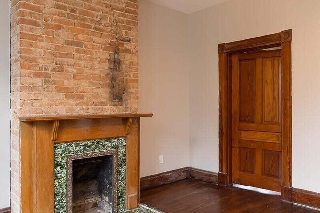 Building Photo - 1136 Park Ave