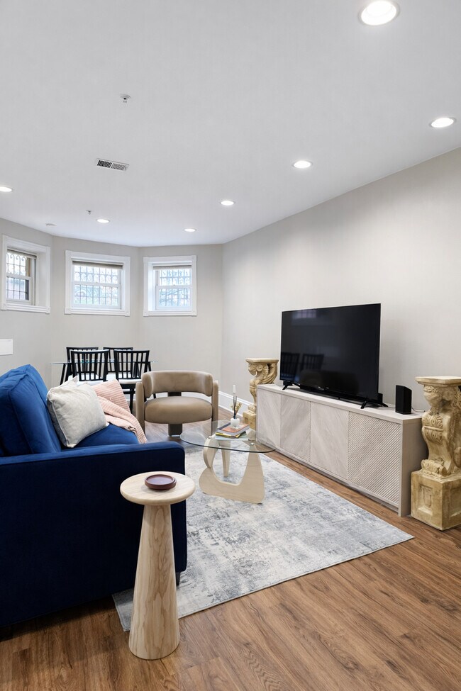 Foto del edificio - 1738 19th St NW