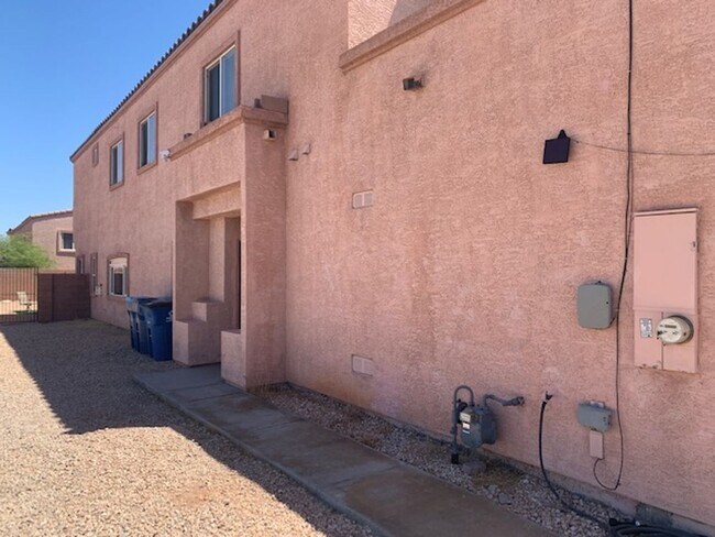 Foto del edificio - 3 Bedroom Townhouse