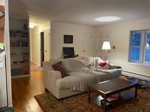 Building Photo - 2066 N Oak Ln