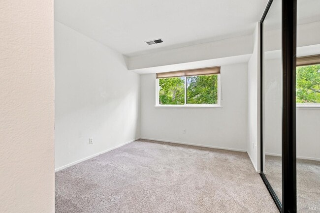 Building Photo - 184 Agua Caliente Rd W