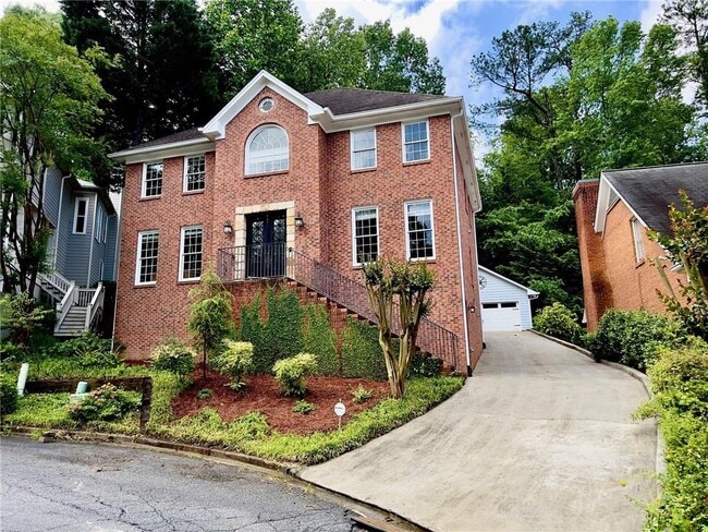 Building Photo - 2134 Briarlake Trace