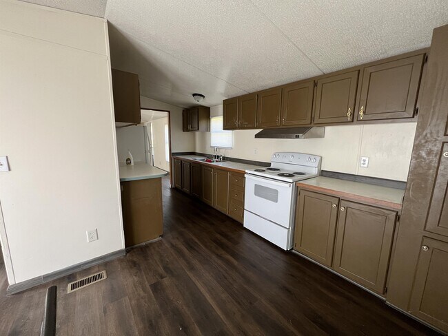 Foto del edificio - 736 Old Clemson Hwy