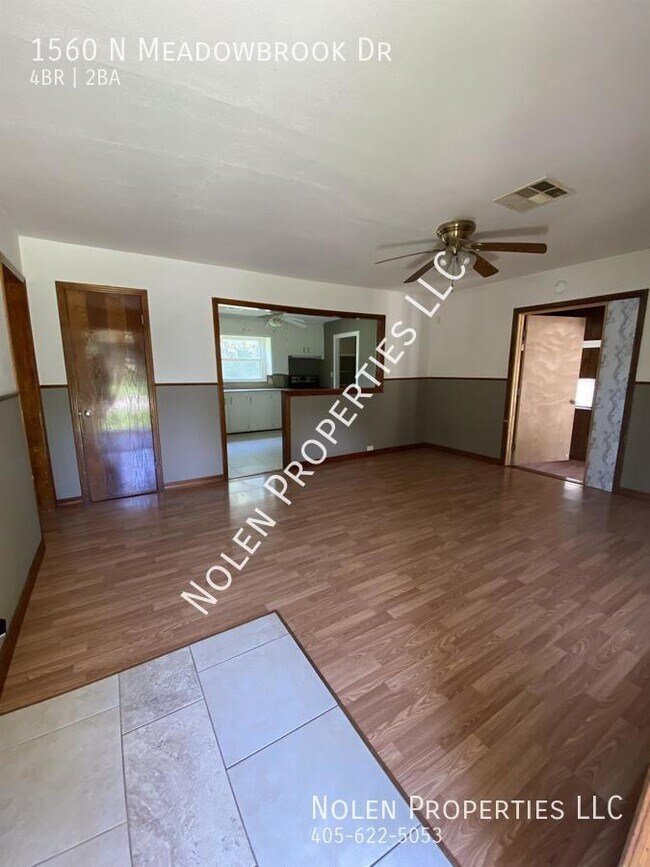 Building Photo - 1560 N Meadowbrook Dr