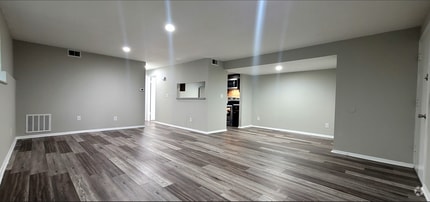 Building Photo - 4440 Flowerdale Ave