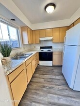 Building Photo - 825 Belli Dr