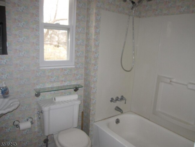 Building Photo - 43 Conforti Ave