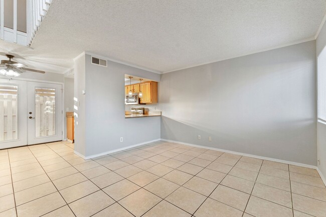 Building Photo - BEAUTIFUL Townhome! 1 Bedroom 1 Bathroom w...