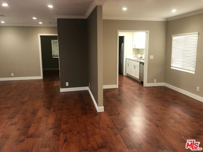 Building Photo - 5318 Alhama Dr