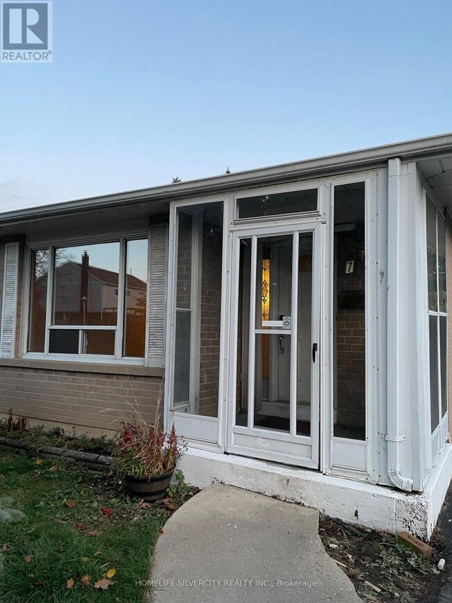 Photo du bâtiment - 7 Mandarin Crescent