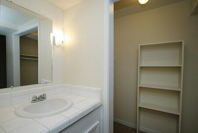 Foto del edificio - 3702 Flora St