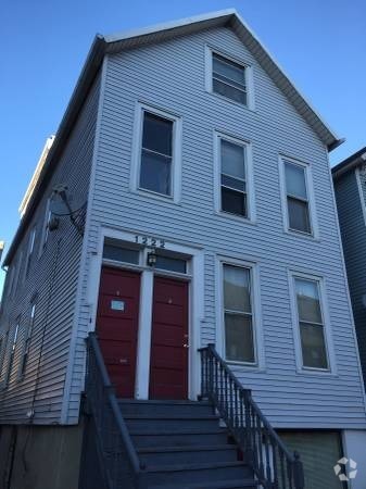 Building Photo - 1222 W Diversey Pkwy