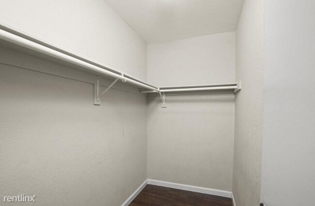 Foto del edificio - 1 br, 1 bath Condo - 1310 Brentwood Cir.