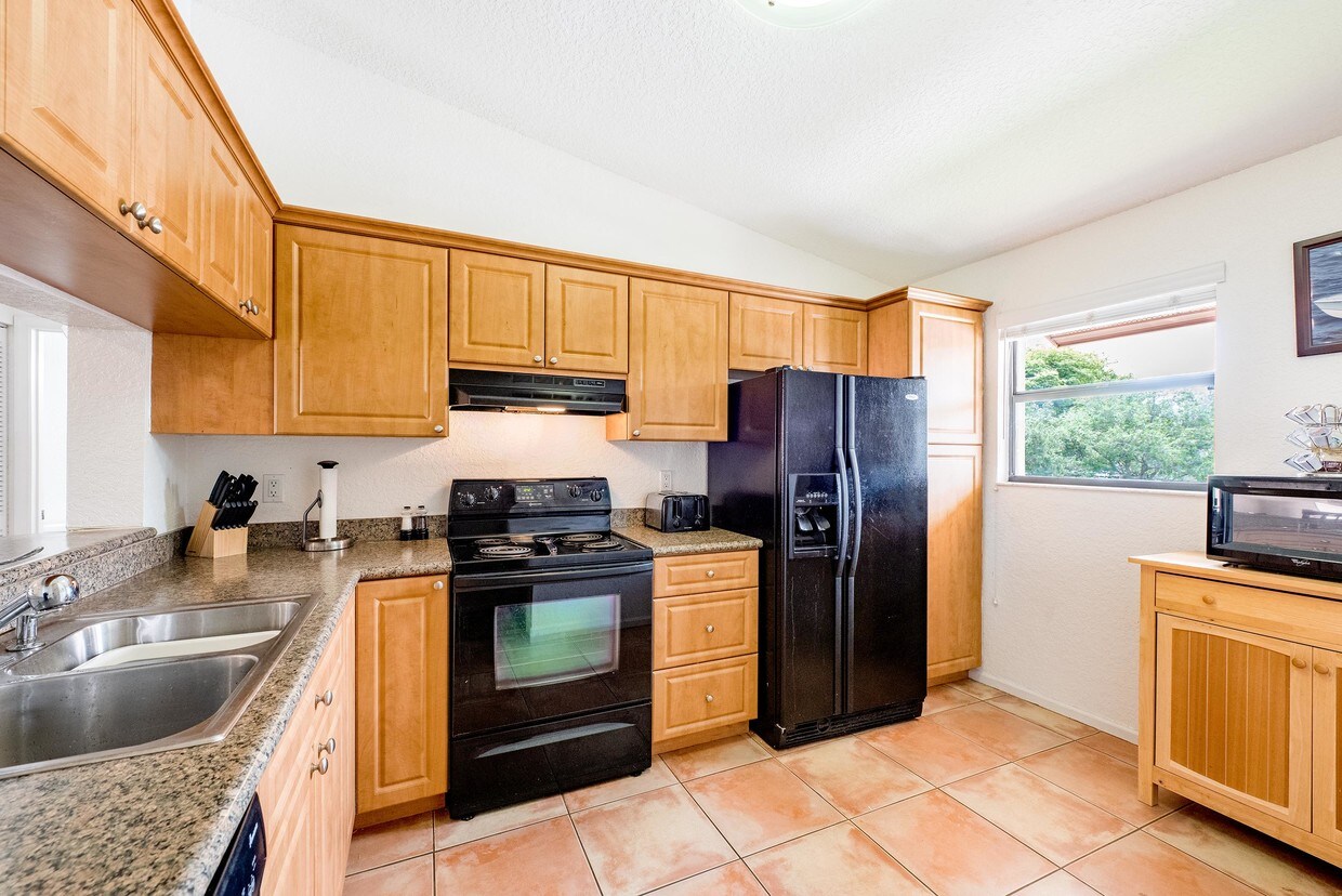 Primary Photo - 3350 Jaywood Terrace