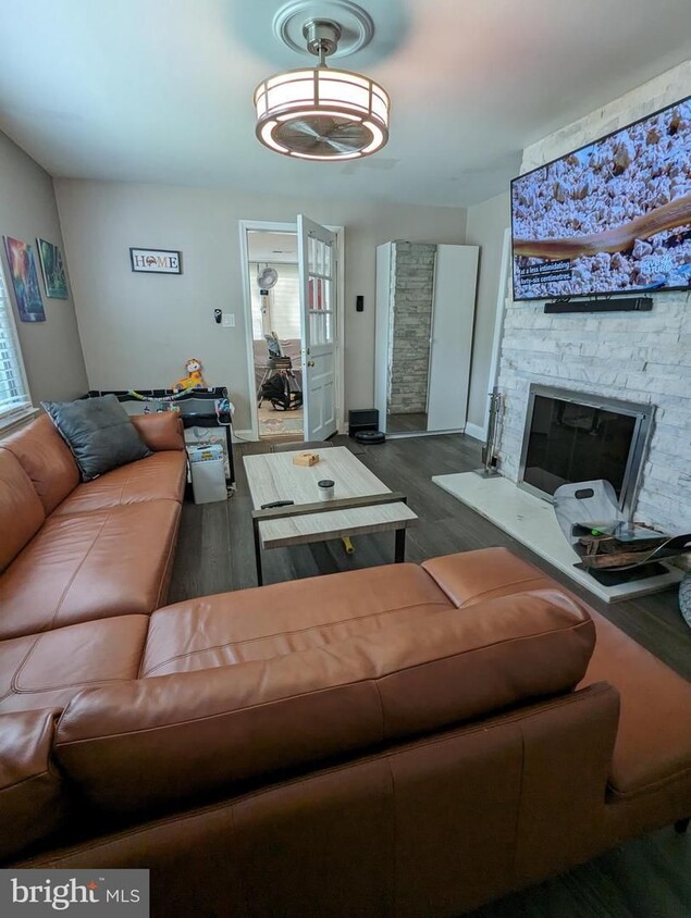 Foto principal - 2602 Fenimore Rd, Silver Spring, MD 20902