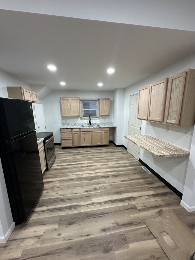 Building Photo - 1621 S Taylor St