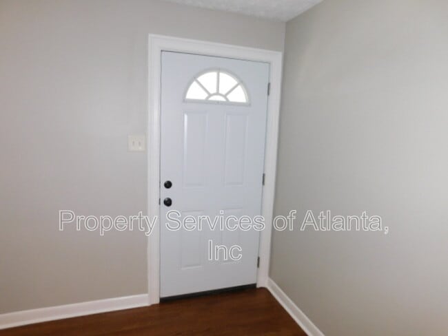 Building Photo - 1170 Baker Ln
