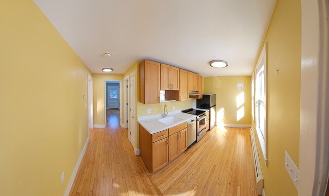 Building Photo - 571 Merrimac St