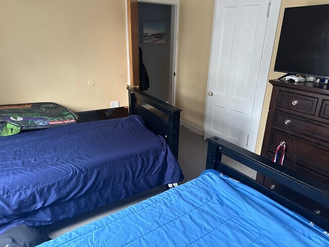 Foto del edificio - 58 Tolland St