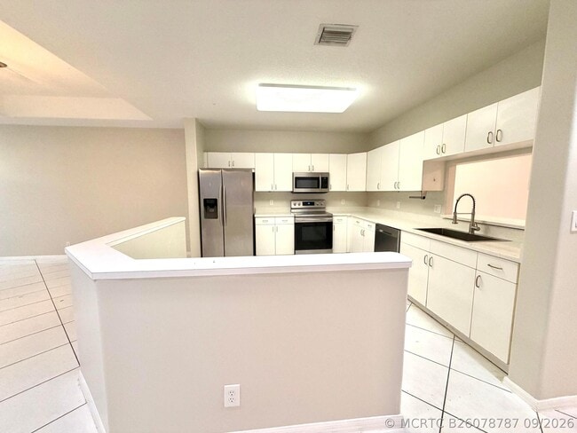 Building Photo - 9678 Royal Palm Blvd