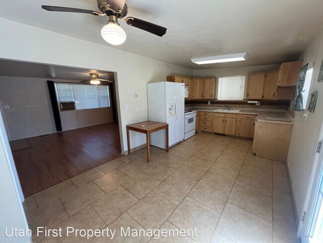 Building Photo - 3 br, 2 bath House - 372 S 500 W