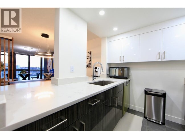 Building Photo - 238 Alvin Narod Mews