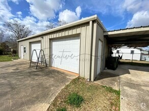 Building Photo - 1508 Ford St