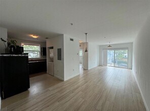 Building Photo - 529 NE 62nd St