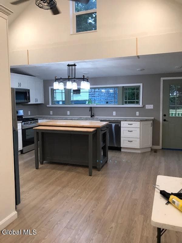 Building Photo - 122 N Ferry St