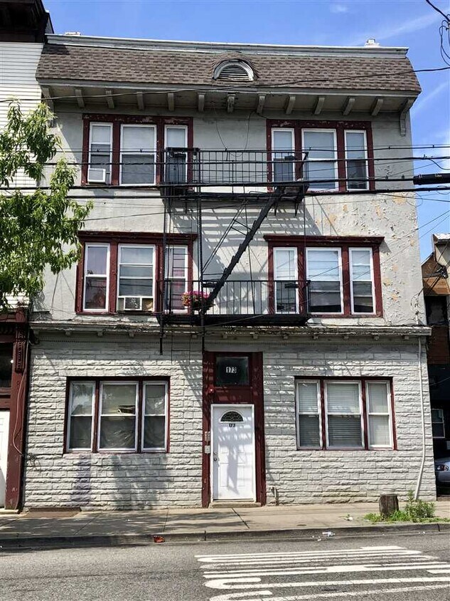 173 Danforth Ave Unit 1L, Jersey City, NJ 07305 Apartment for Rent in