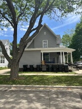 Building Photo - 747 Parker Ave