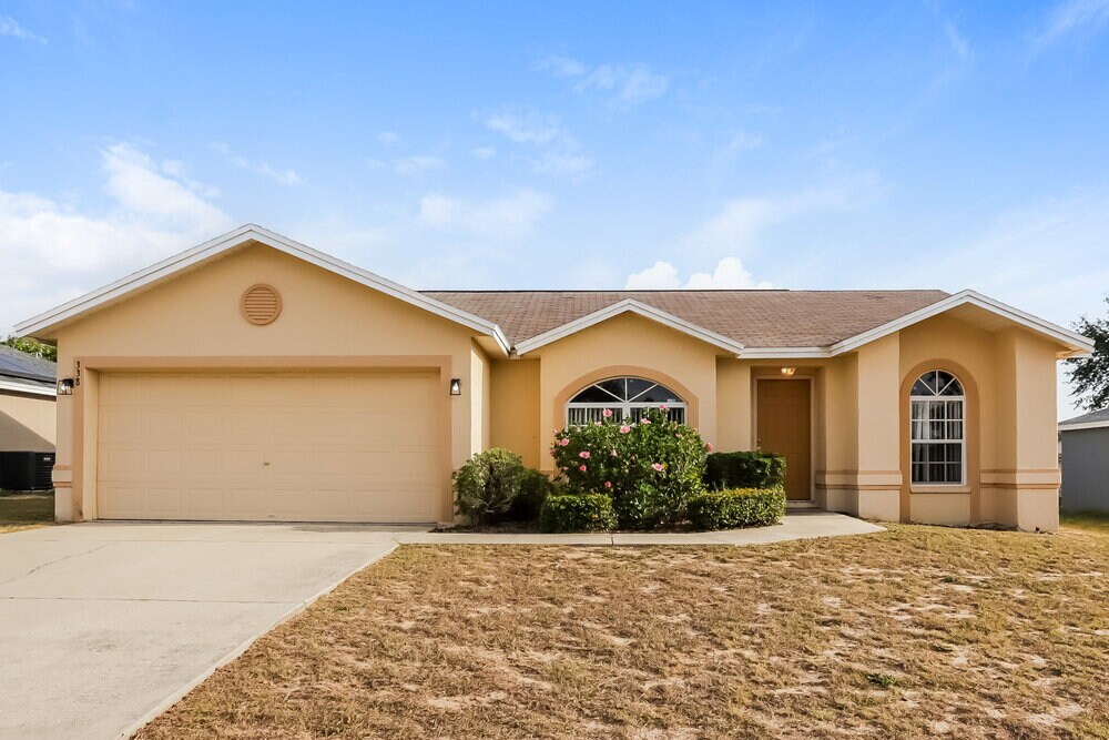 Foto principal - 338 Arlington Cir