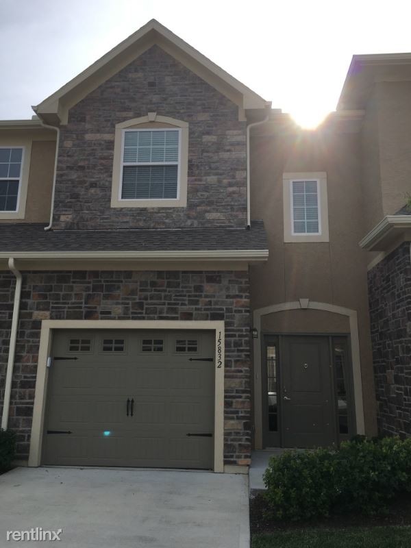 Primary Photo - 15832 Valley View Dr