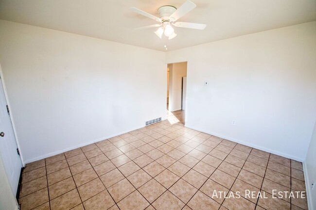 Foto del edificio - Recently remodeled 1 Bed 1 Bath Unit! Bran...