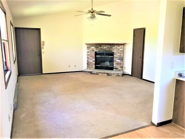 Building Photo - 6749 Hammersley Rd