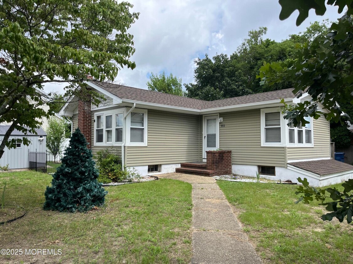 Foto principal - 551 Capstan Ave