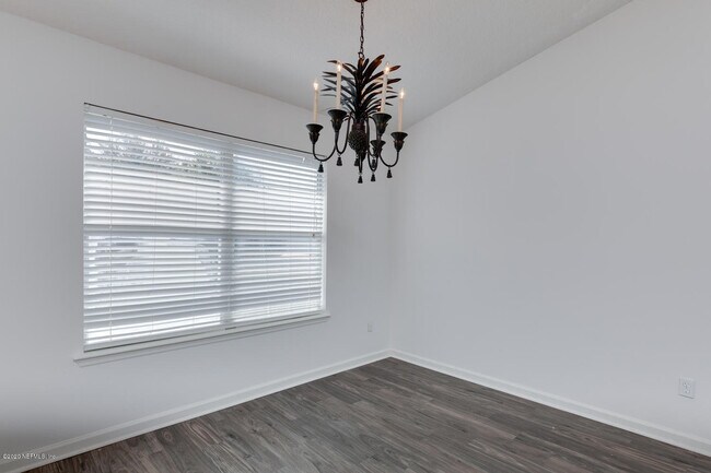 Foto del edificio - 8614 Derry Dr