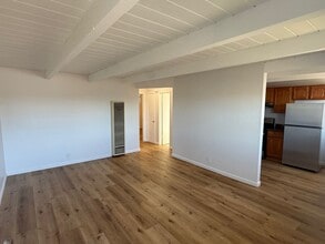 Building Photo - 5300 School St