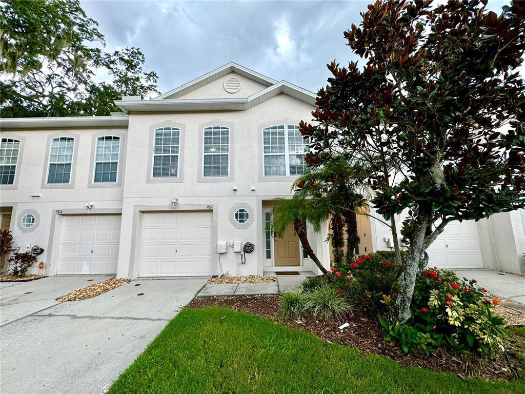 Foto principal - 9816 Ashburn Lake Dr