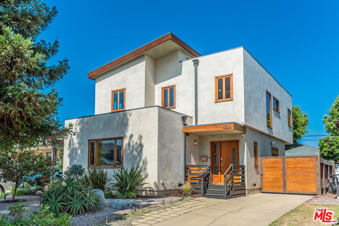 Foto principal - 4236 Moore St