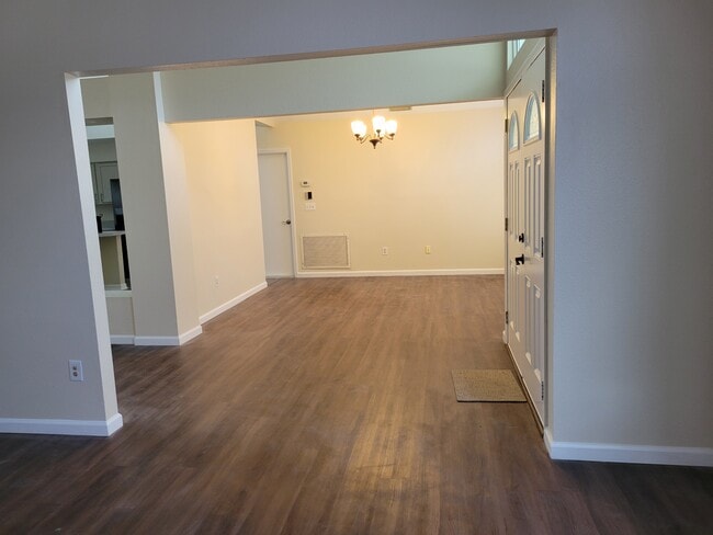 Building Photo - 1048 California Creek Dr